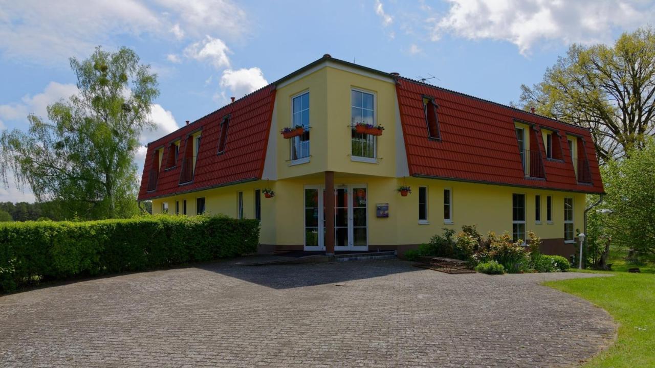 Landhotel Am Peetscher See 米罗 外观 照片