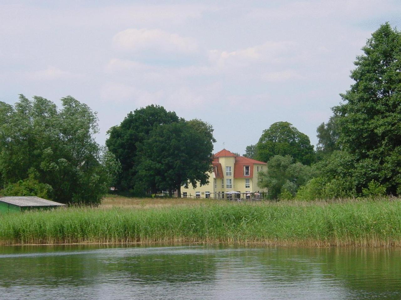Landhotel Am Peetscher See 米罗 外观 照片