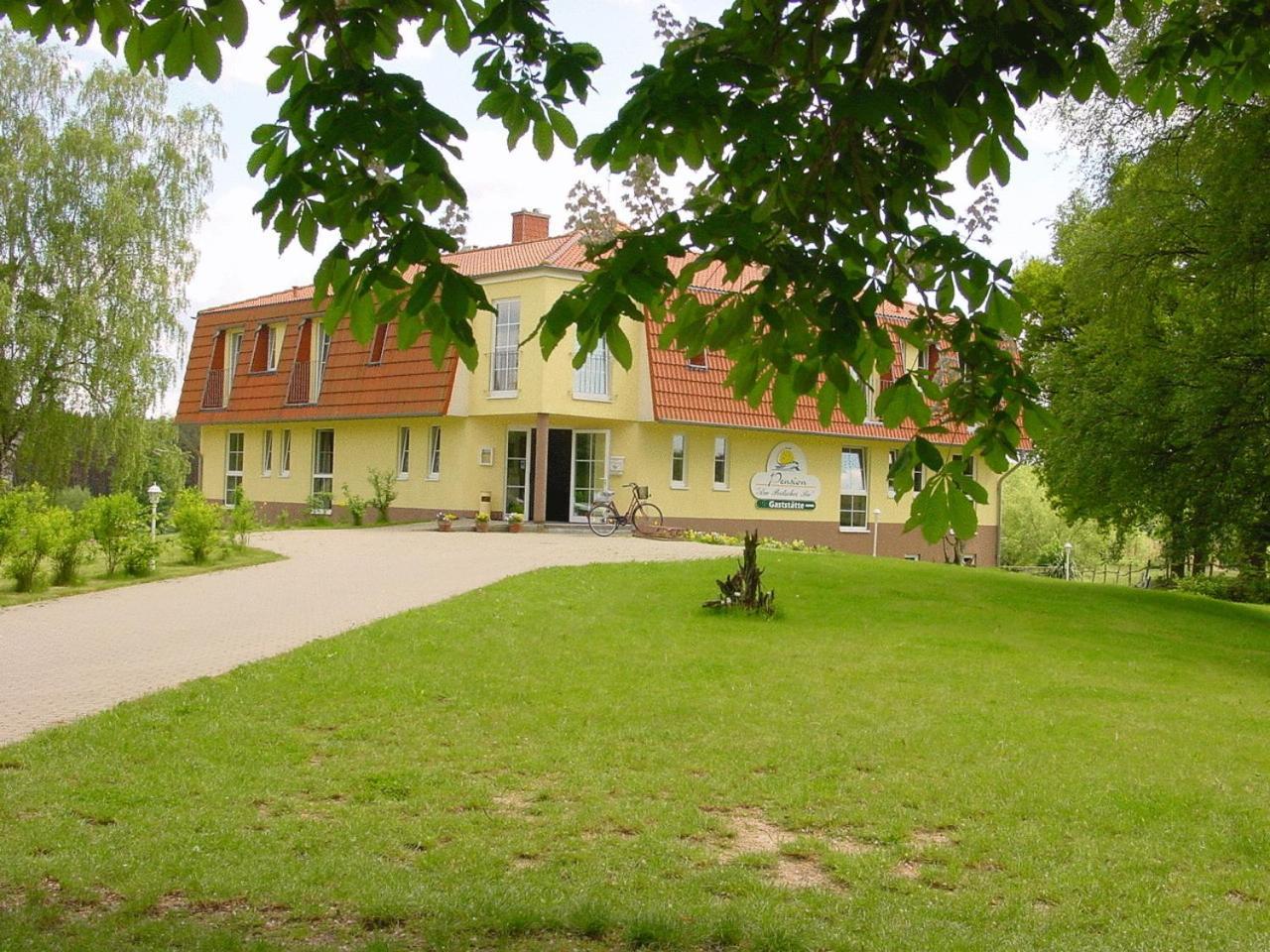 Landhotel Am Peetscher See 米罗 外观 照片